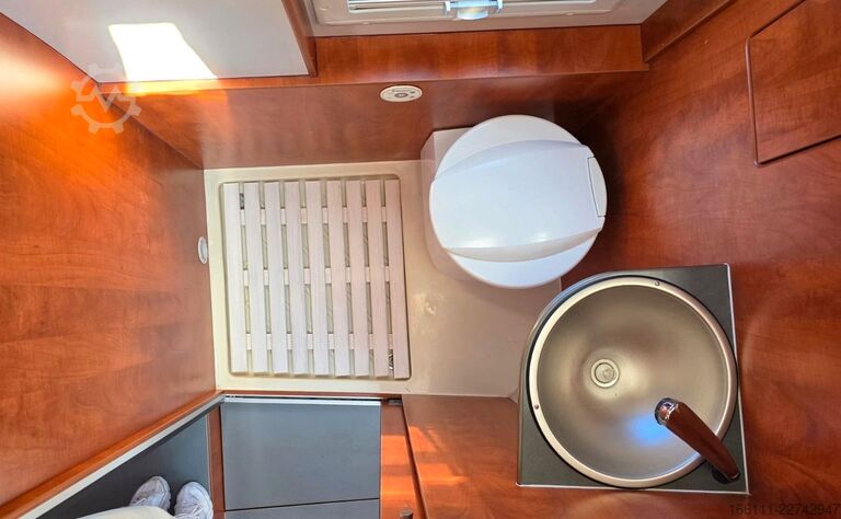 Campervan LA STRADA Avanti E - Hecksitzgruppe -  - Solar