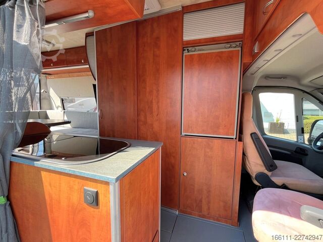 Campervan LA STRADA Avanti E - Hecksitzgruppe -  - Solar