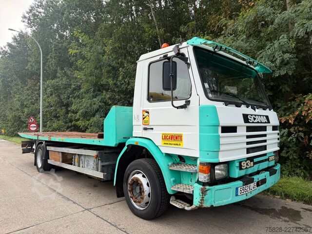 شاحنة سحب SCANIA 93M  220 / Maschinen- Traktor-Auto Transport