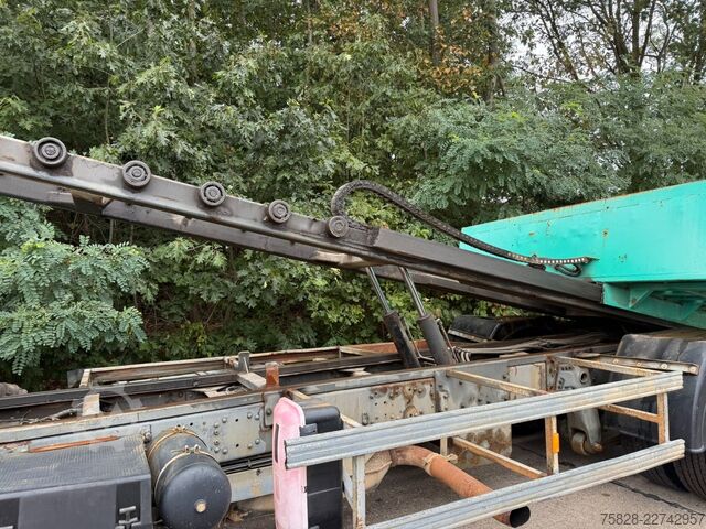 شاحنة سحب SCANIA 93M  220 / Maschinen- Traktor-Auto Transport
