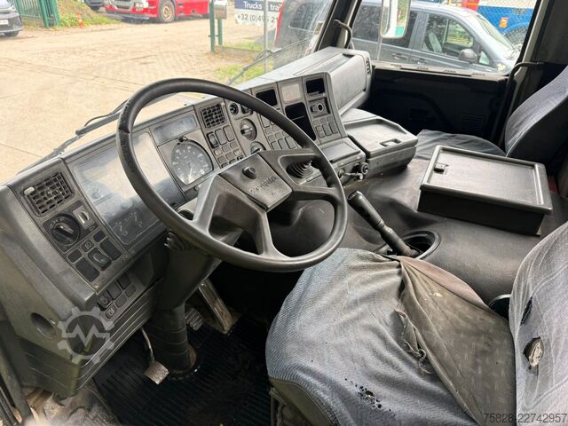 شاحنة سحب SCANIA 93M  220 / Maschinen- Traktor-Auto Transport