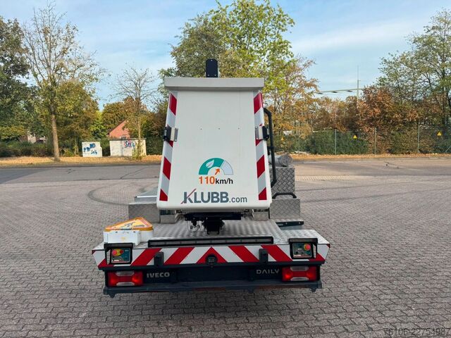 Platform kerja yang dipasang pada truk IVECO Daily 35S14 Hubarbeitsbühne KLUBB K26 *12 Meter*