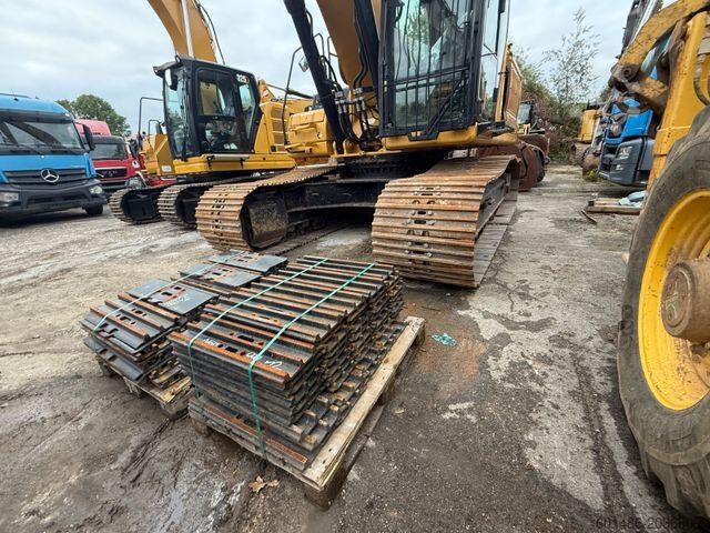 Excavatrice à chaînes CATERPILLAR 336
