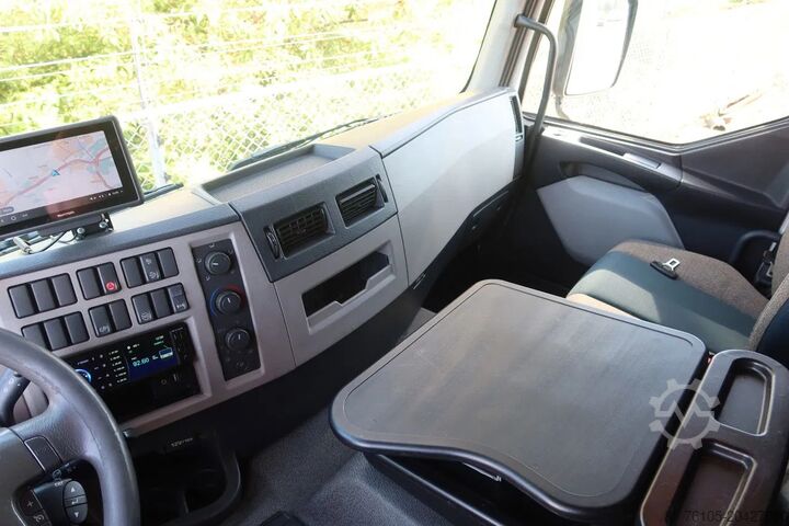 Kofer Volvo FE Bak+Klep Dhollanida 2.000 kg