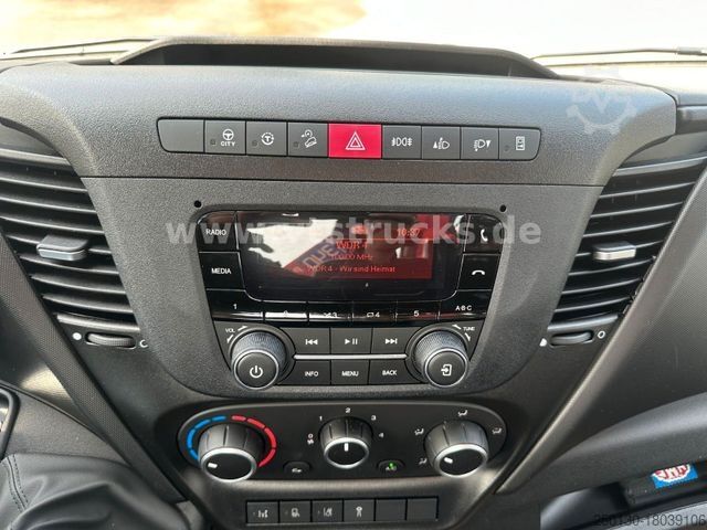 Trevägs tippbil IVECO Daily 70C18 4x2 Meiller DSK+HMF 340-K3 Ladekran