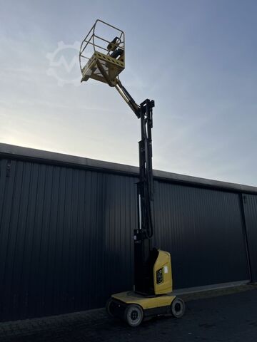 Platform tiang teleskopik JLG Toucan 8E