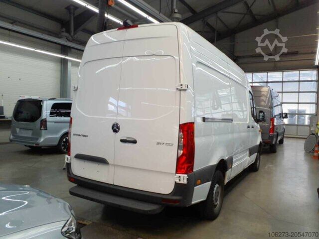 Van bumbung tinggi Mercedes-Benz Sprinter 317 CDI,L2H2,Automatik,Kamera,LED