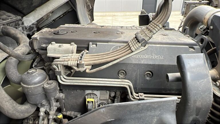 Samovoz z žerjavom Mercedes-Benz Axor 1828 (BELGIAN TRUCK / HIAB 122 E / MANUAL ...