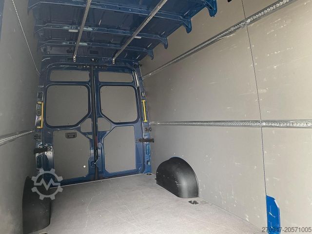 Kombi s visokim krovom VOLKSWAGEN Crafter Kasten 35 L4H3 NAVI PDC DAB KAMERA MFL