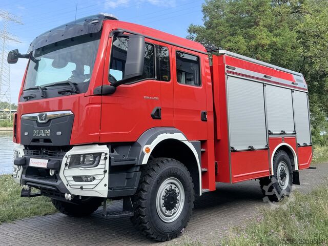 Veículo de combate a incêndio tanque 4x4 (TLF) MAN TGM 13.290 TLF 3000 Allrad 4000 l Wasser