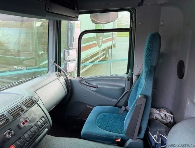Camião de caixa fechada DAF CF 65.250 EURO 3 MANUAL GEARBOX LAMBOO ISOLATED