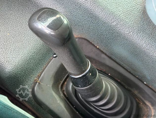 Camião de caixa fechada DAF CF 65.250 EURO 3 MANUAL GEARBOX LAMBOO ISOLATED