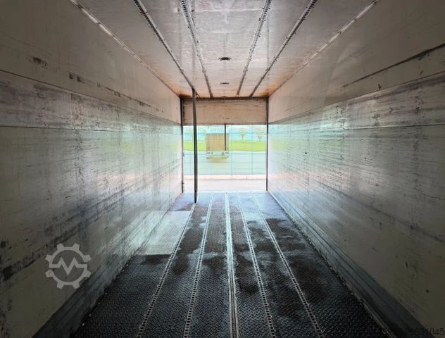 Camião de caixa fechada DAF CF 65.250 EURO 3 MANUAL GEARBOX LAMBOO ISOLATED