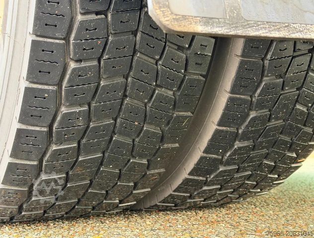 Camião de caixa fechada DAF CF 65.250 EURO 3 MANUAL GEARBOX LAMBOO ISOLATED