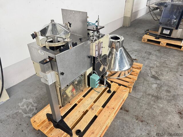 เครื่องจัดตำแหน่งจุกก๊อกแชมเปญ SICK Oriomat 1-2