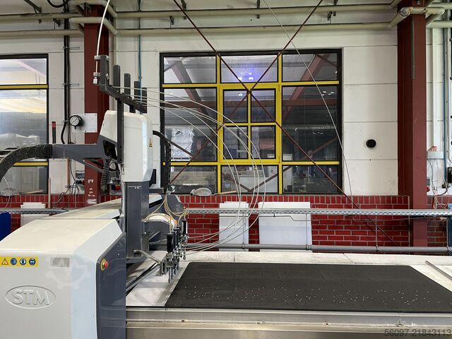 Stroj za rezanje s čistim vodnim curkom STM Waterjet / Maximator Jet HS3020