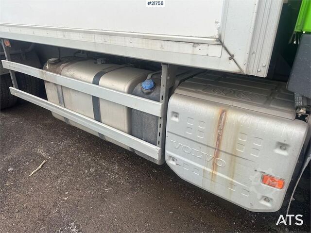 Transporte refrigerado/congelado Volvo FM450 box truck 6x2 w/ full side opening, 2 zone u