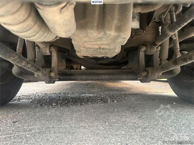 冷蔵/冷凍輸送 Volvo FM450 box truck 6x2 w/ full side opening, 2 zone u