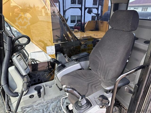 حفارة مجنزرة Caterpillar 324E LN