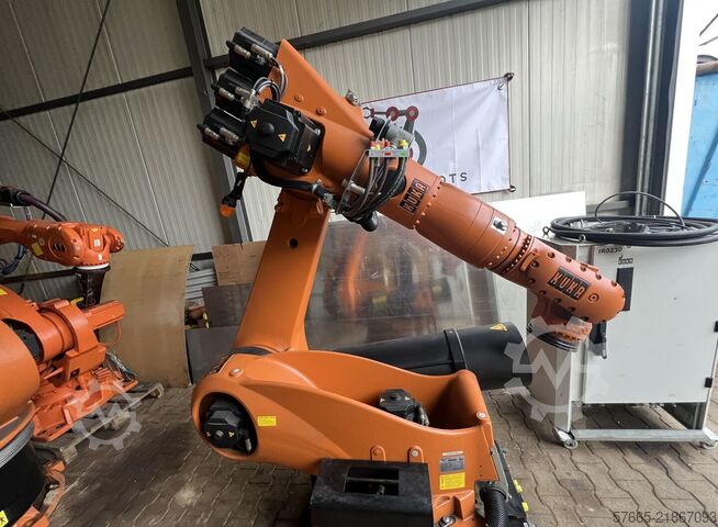 רובוט תעשייתי KUKA KR210 R3300 Ultra K/FLR