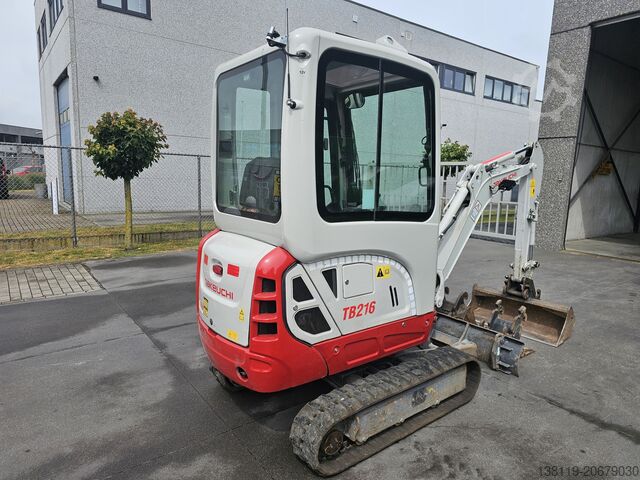 Minigraafmachine Takeuchi TB216
