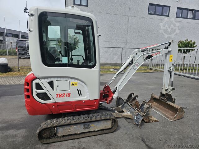 Minigraafmachine Takeuchi TB216