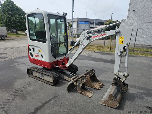Minigraafmachine Takeuchi TB216