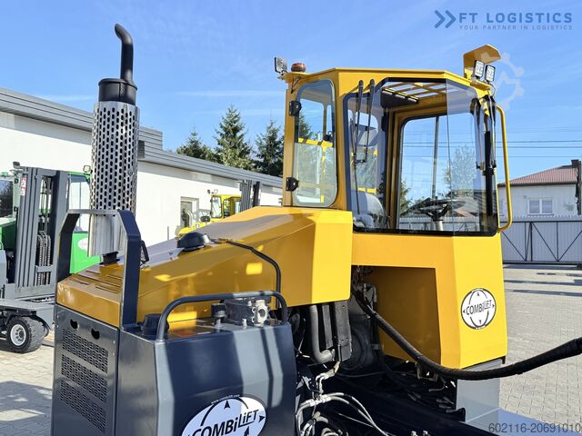Empilhadeira de quatro direções Combilift C4000 / GAS / DUPLEX 5500 / FREE-LIFT