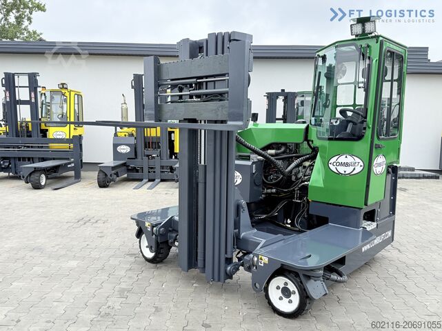 Empilhadeira de quatro direções Combilift C3000 DIESEL TRIPLEX 4900 POSITIONER