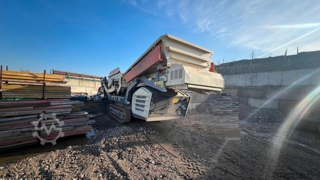 Outro Metso METSO OUTOTEC LOKOTRACK ST2.3*MOBILE SIEBANLAGE