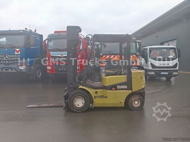 Front loader forklift CLARK Diesel / 2,5 Tonnen / CDP-25-H