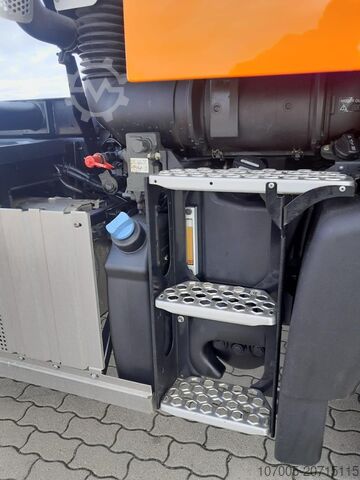 Drugi Mercedes-Benz Unimog U 430 mit Jotha Absetzer CombiCon 5018 U