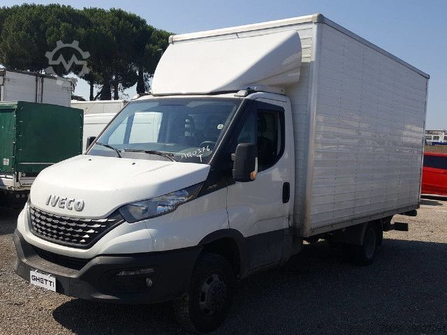 Dubă cu caroserie tip cutie IVECO 35C14