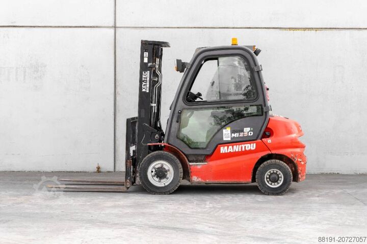 Viljuљkar Manitou MI 25 D