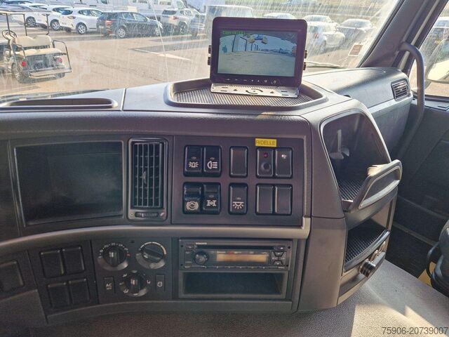 Tovornjak s samooskrbnim vozilom Volvo FMX