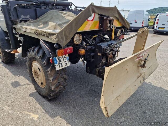 Flatbed truck Unimog 403A