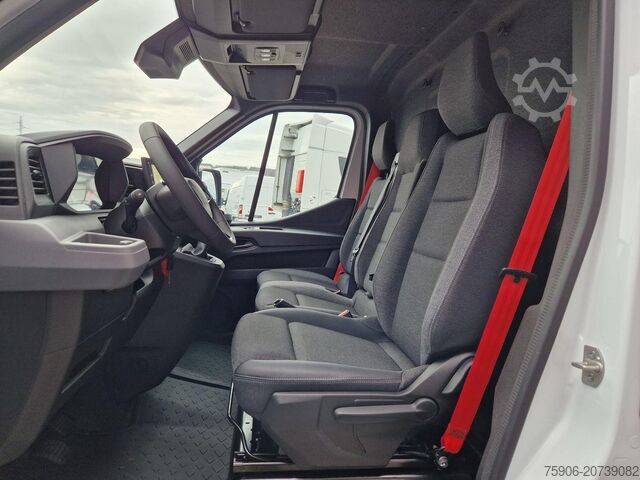 รถตู้ Renault Master