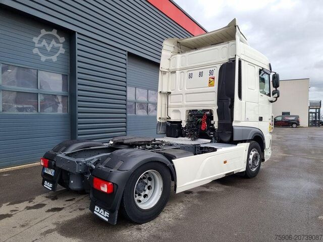 Tracteur routier standard DAF XF