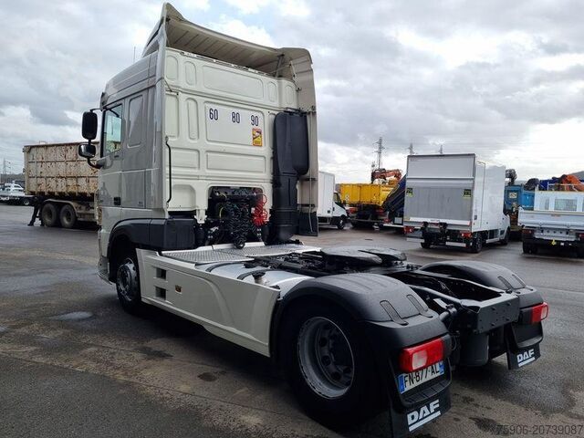 Tracteur routier standard DAF XF