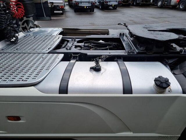 Tracteur routier standard DAF XF