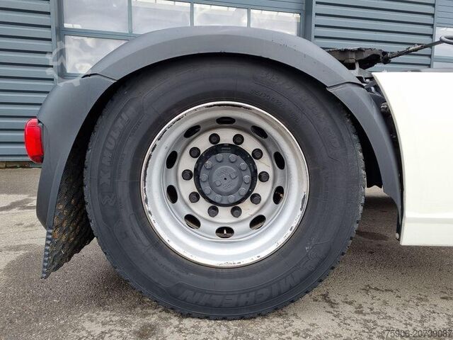 Tracteur routier standard DAF XF