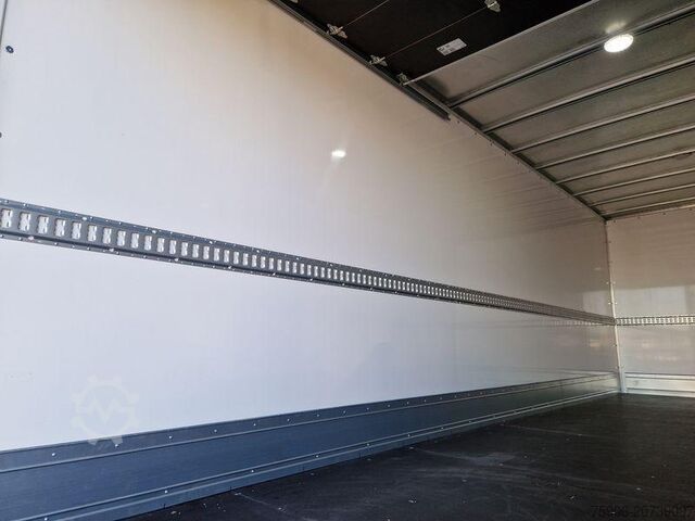 Truk kotak Renault D-Series