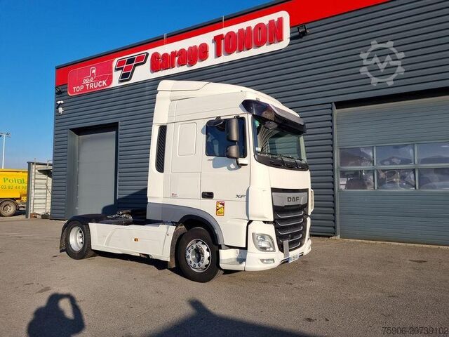 Tracteur routier standard DAF XF