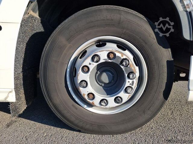 Tracteur routier standard DAF XF