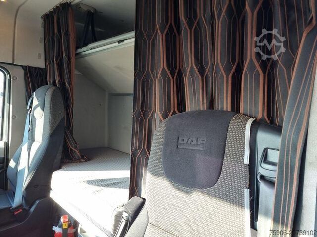 Tracteur routier standard DAF XF