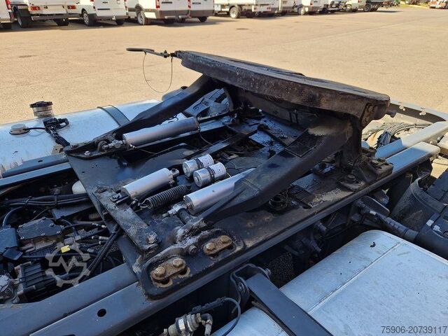 Tracteur routier standard DAF XF