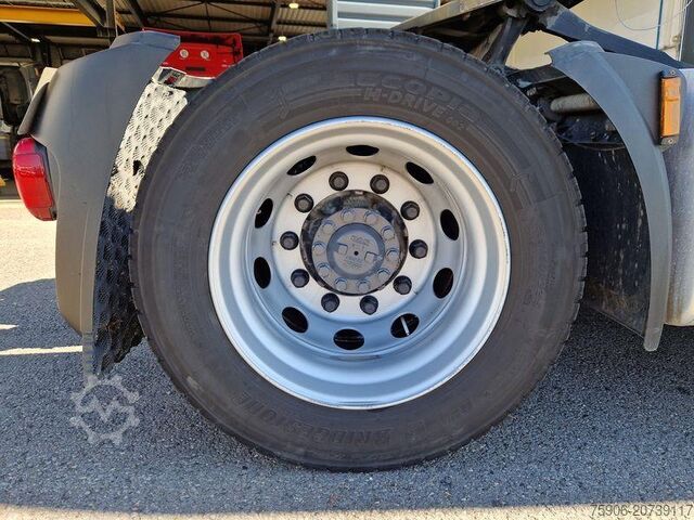 Tracteur routier standard DAF XF