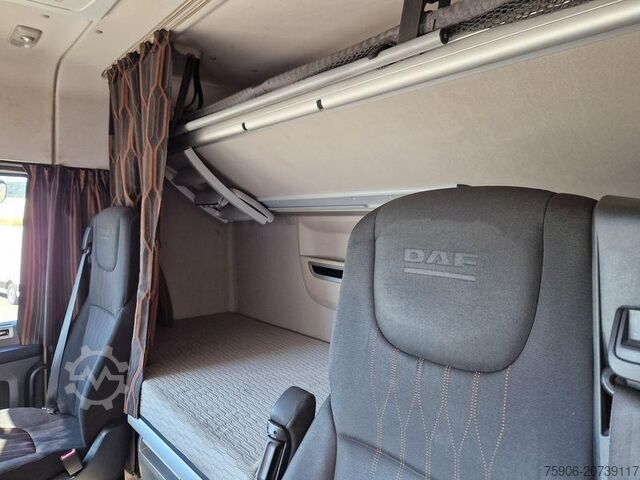 Tracteur routier standard DAF XF