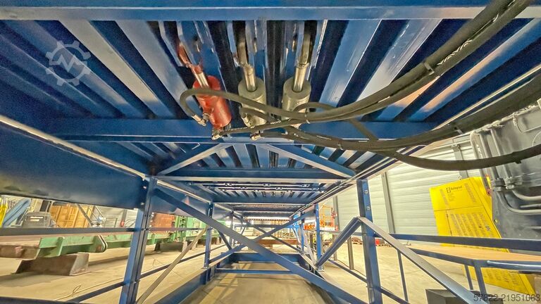 Phễu nhiệm vụ với sàn đẩy thủy lực và thiết bị xé bao BRT Hartner GmbH HP5-3035