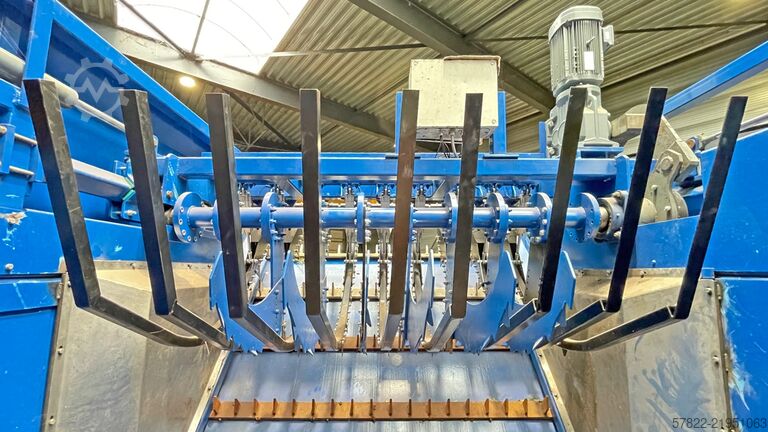Phễu nhiệm vụ với sàn đẩy thủy lực và thiết bị xé bao BRT Hartner GmbH HP5-3035